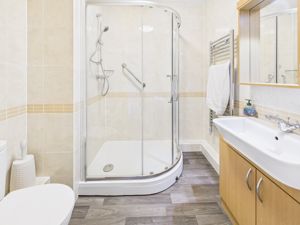 SHOWER ROOM- click for photo gallery